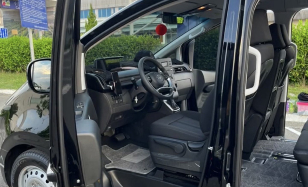 車款介紹-HyundaiStaria GLD-A 2023-2024