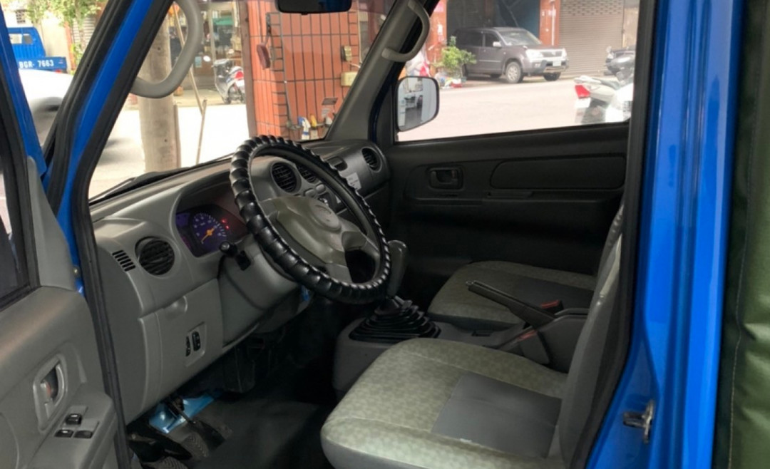 車款介紹-Mitsubishi菱利貨車手排1.3L(含鐵架帆布) 貨車出租/租貨車/搬家