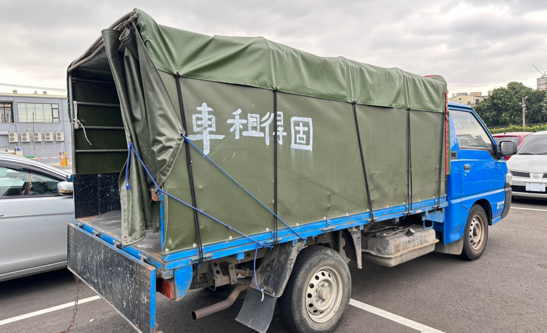 車款介紹-Mitsubishi得利卡貨車手排2.4L(含鐵架帆布) 貨車出租/租貨車/搬家