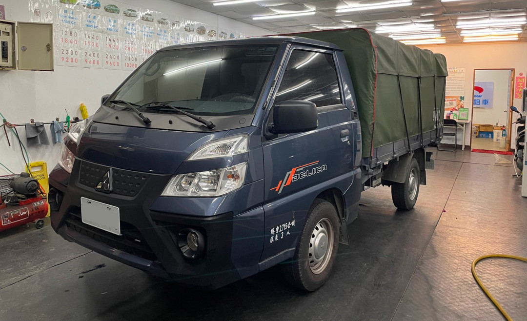 車款介紹-Mitsubishi得利卡貨車自排2.4L(含鐵架帆布含升降尾門) 貨車出租/租貨車/搬家