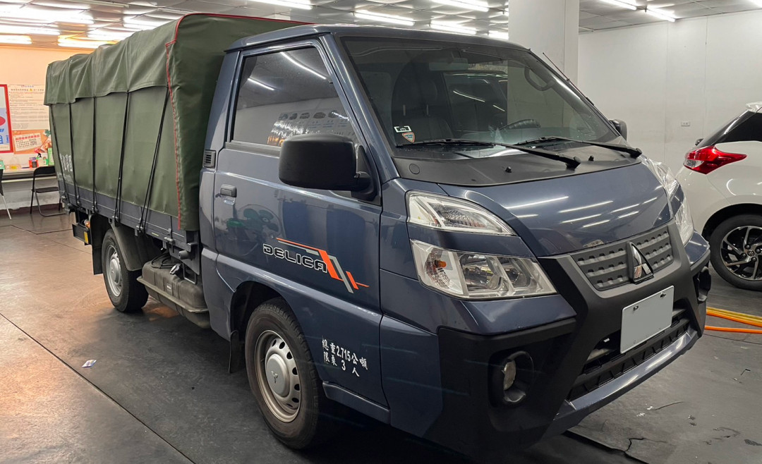 車款介紹-Mitsubishi得利卡貨車自排2.4L(含鐵架帆布含升降尾門) 貨車出租/租貨車/搬家