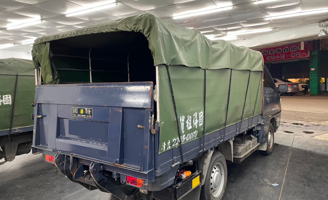 車款介紹-Mitsubishi得利卡貨車自排2.4L(含鐵架帆布含升降尾門) 貨車出租/租貨車/搬家